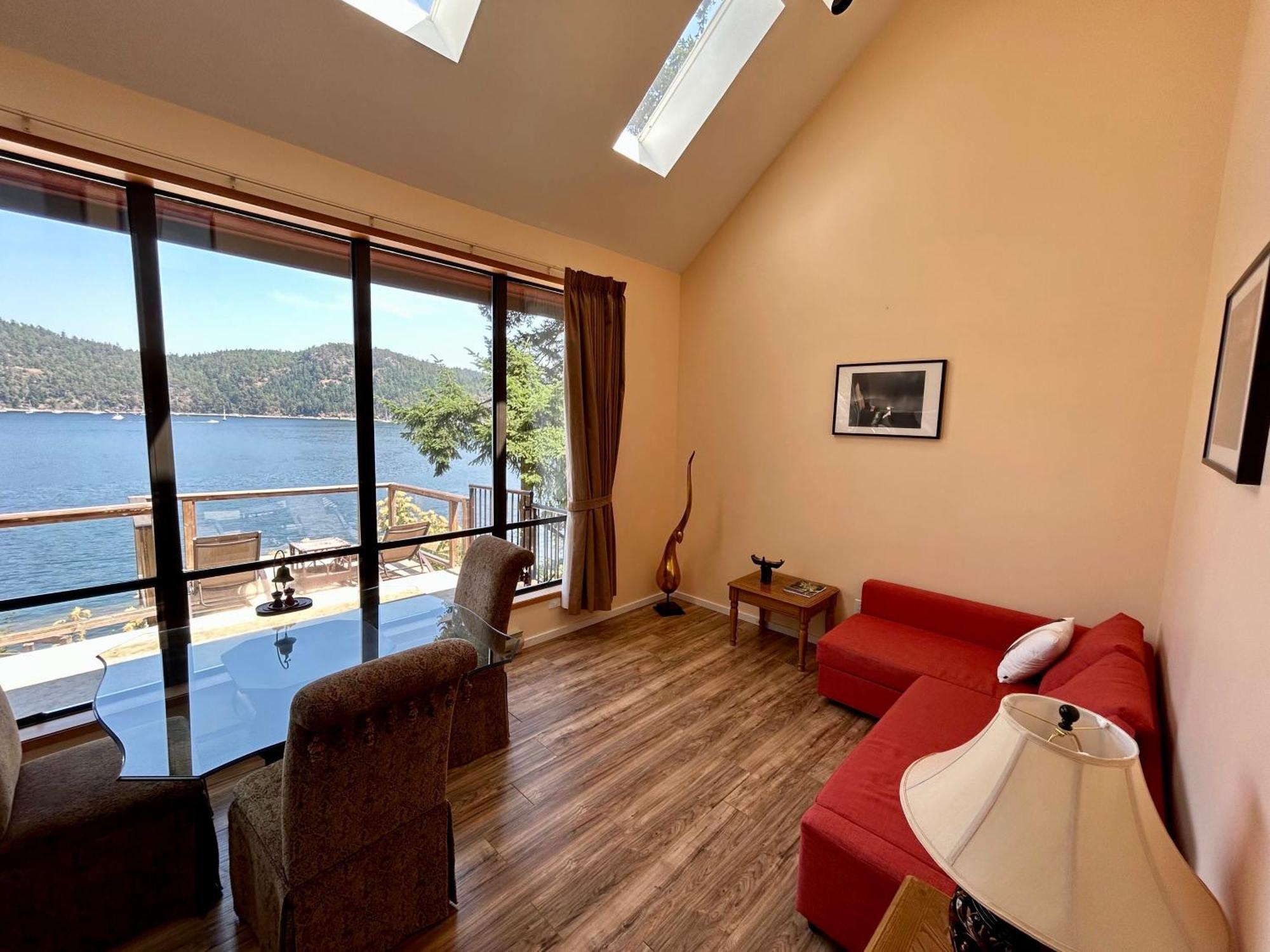 Shangrila Waterfront Vacation Home Bedwell Harbour Ngoại thất bức ảnh