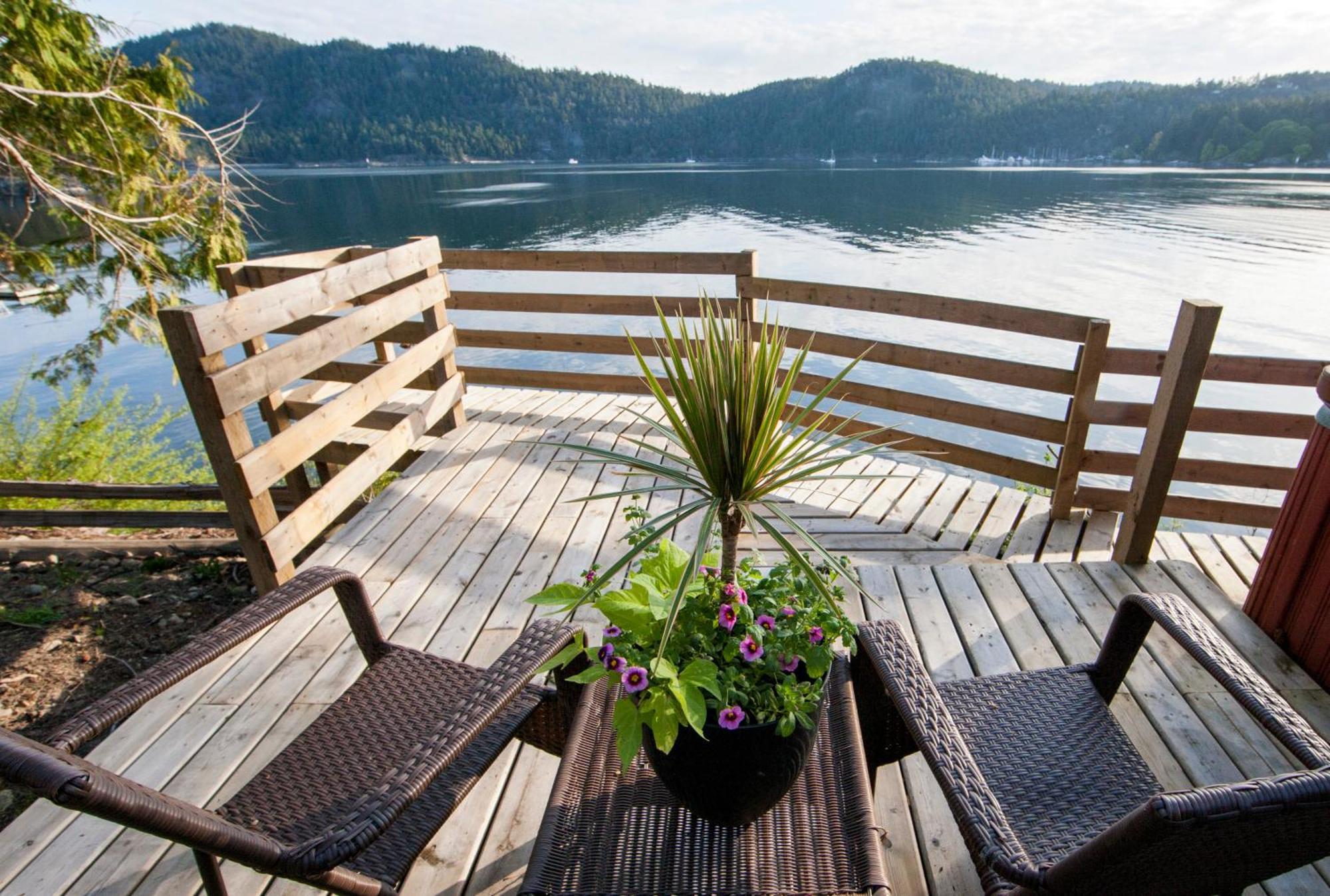 Shangrila Waterfront Vacation Home Bedwell Harbour Ngoại thất bức ảnh